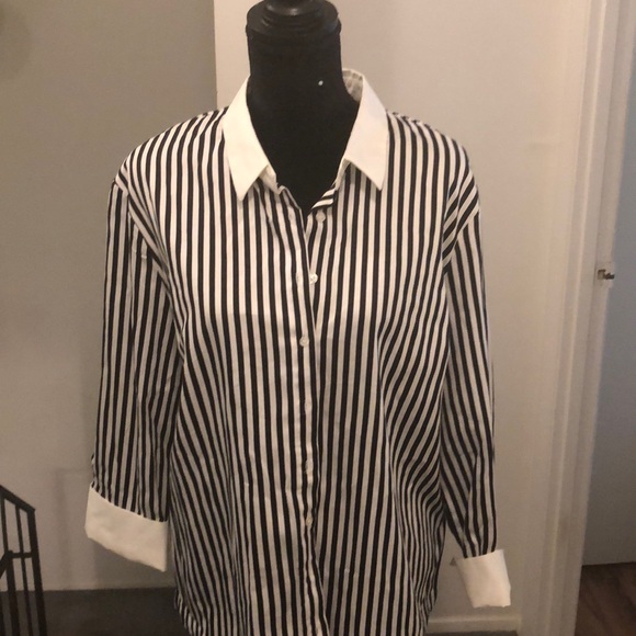 COPY - Black and white strip blouse. - Picture 6 of 7